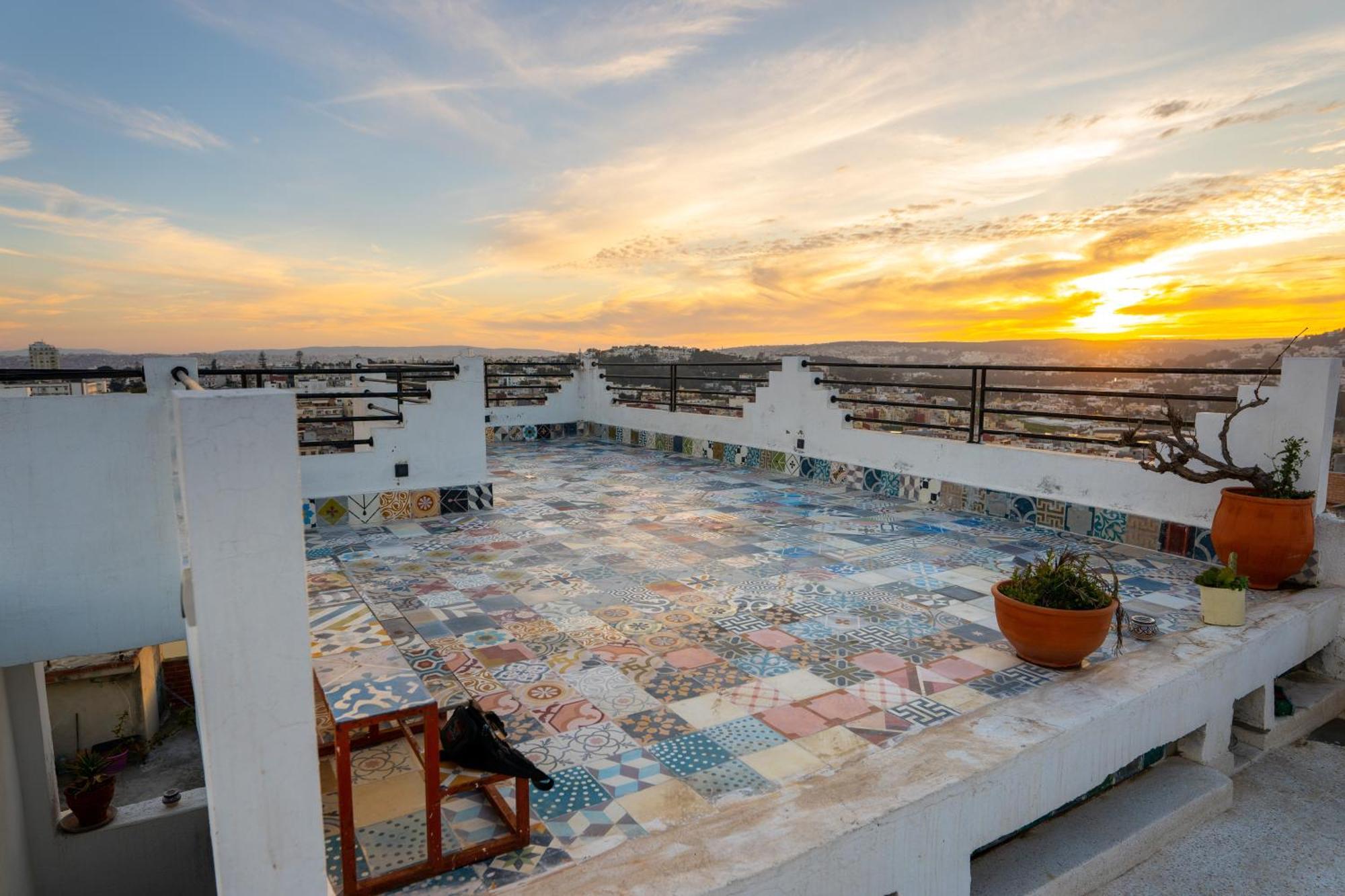 Dar Zohra-At The Door Of Africa. Apartment Tangier Bagian luar foto